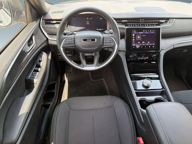 2026 Jeep Grand Cherokee L Altitude 4x4