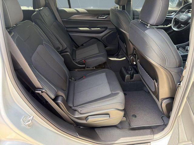 2026 Jeep Grand Cherokee L Altitude 4x4