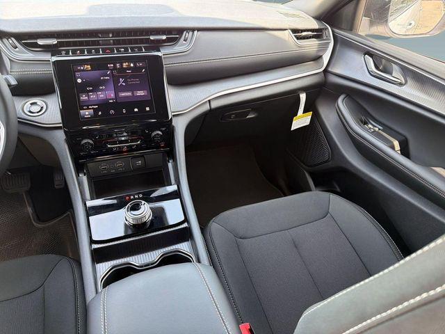 2026 Jeep Grand Cherokee L Altitude 4x4