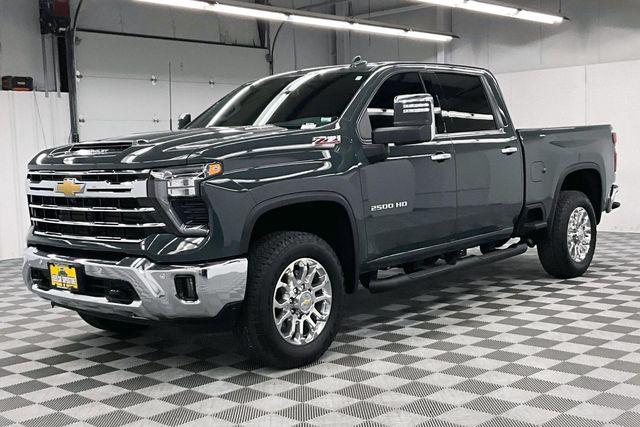 2025 Chevrolet Silverado 2500HD 4WD Crew Cab Standard Bed LTZ