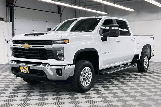 2025 Chevrolet Silverado 2500HD 4WD Crew Cab Standard Bed LT