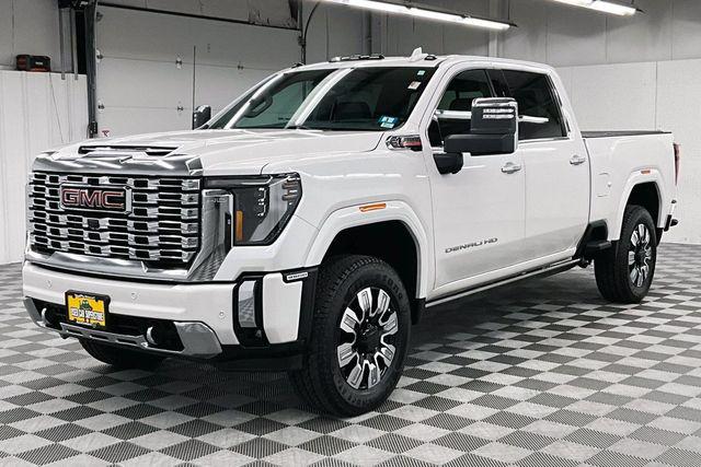 2024 GMC Sierra 3500HD 4WD Crew Cab Standard Bed Denali