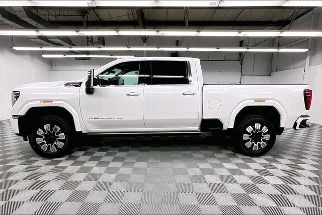 2024 GMC Sierra 3500HD 4WD Crew Cab Standard Bed Denali