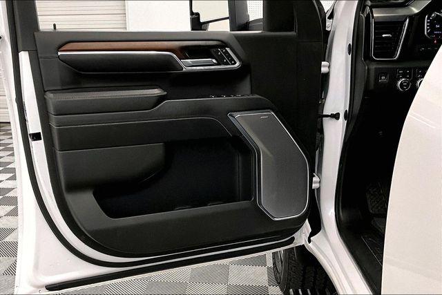 2024 GMC Sierra 3500HD 4WD Crew Cab Standard Bed Denali