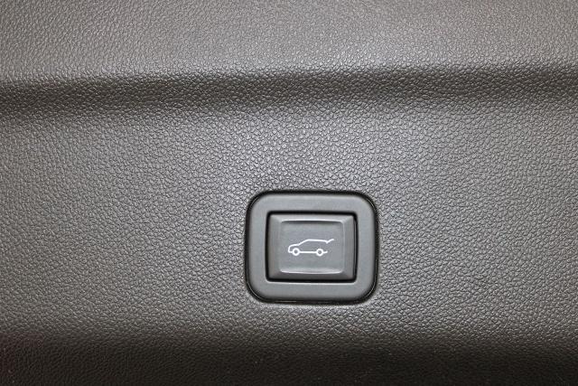 2023 GMC Yukon XL 2WD SLT