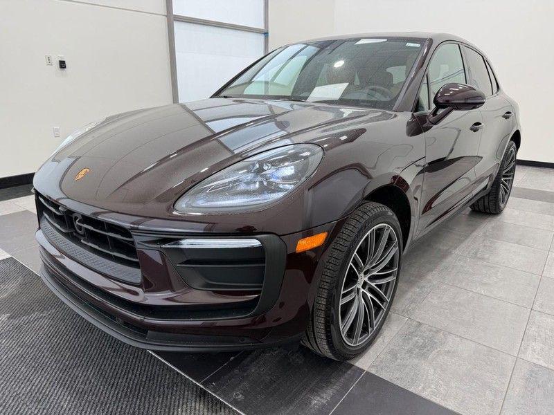 2025 Porsche Macan -'s photo