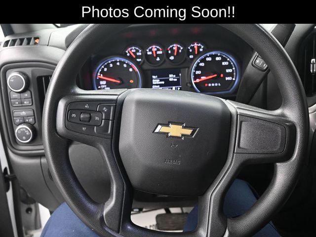 2022 Chevrolet Silverado 1500 4WD Crew Cab Short Bed Custom
