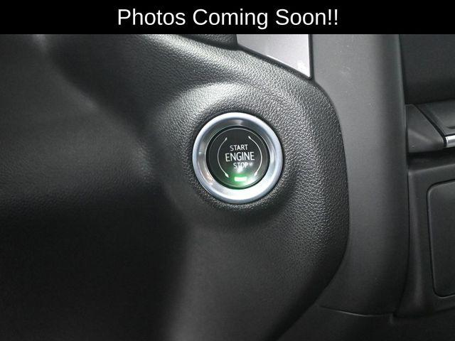 2022 Chevrolet Silverado 1500 4WD Crew Cab Short Bed Custom