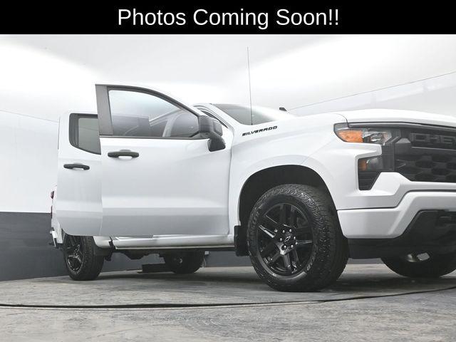 2022 Chevrolet Silverado 1500 4WD Crew Cab Short Bed Custom