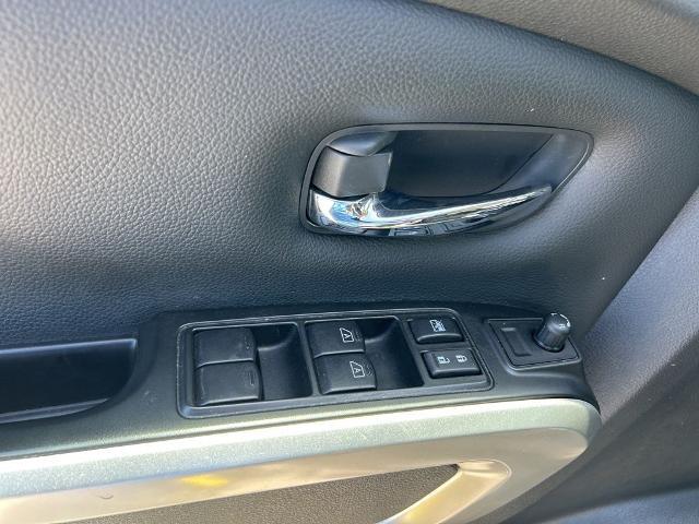 2024 Nissan Titan Crew Cab SV 4x2