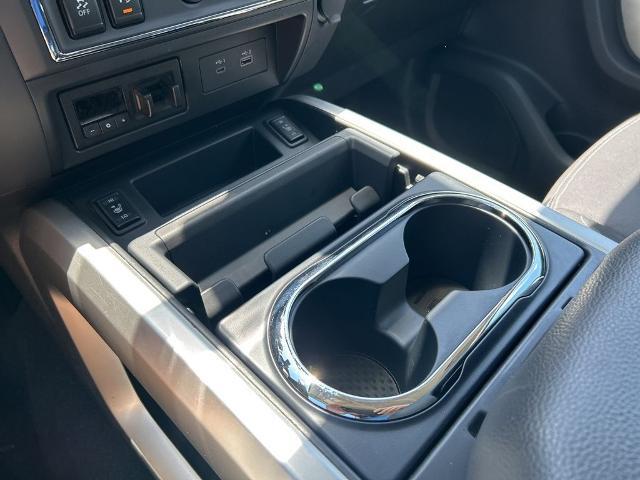 2024 Nissan Titan Crew Cab SV 4x2