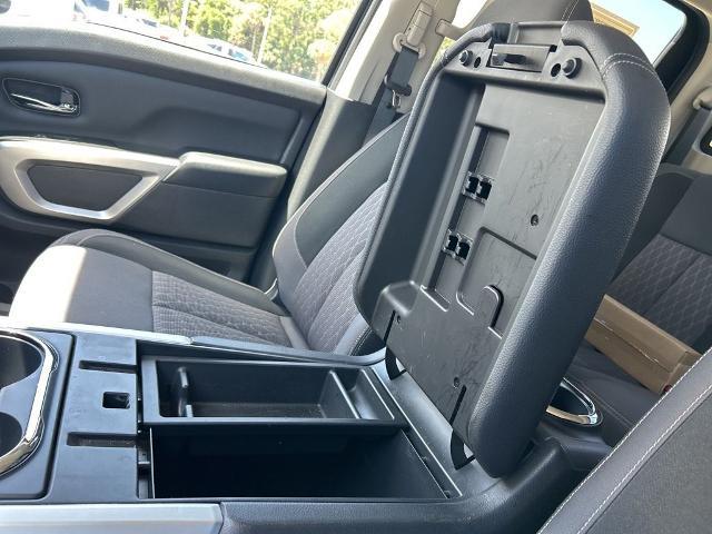 2024 Nissan Titan Crew Cab SV 4x2