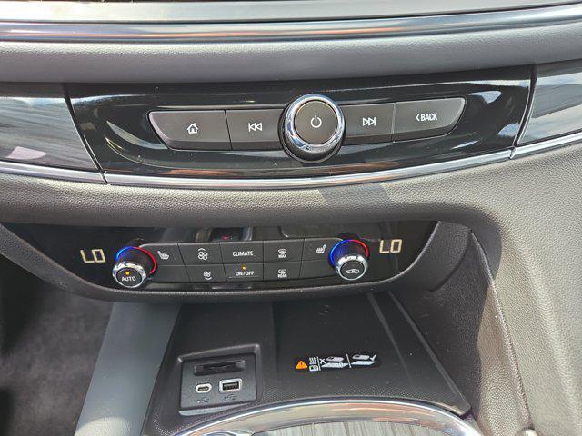 2023 Buick Enclave Essence AWD