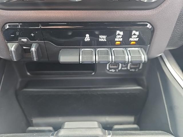 2021 Ram 1500 Big Horn Crew Cab 4x4 6'4" Box