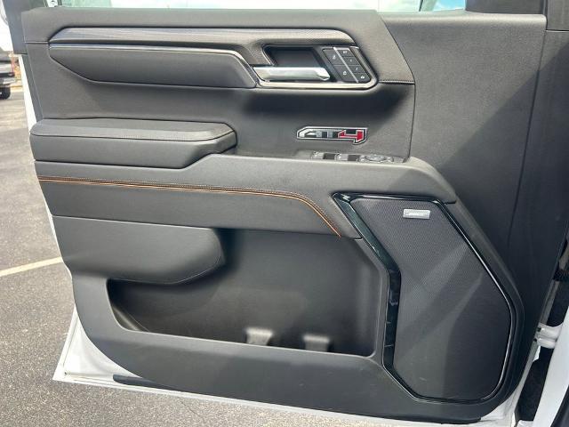 2023 GMC Sierra 1500 4WD Crew Cab Short Box AT4