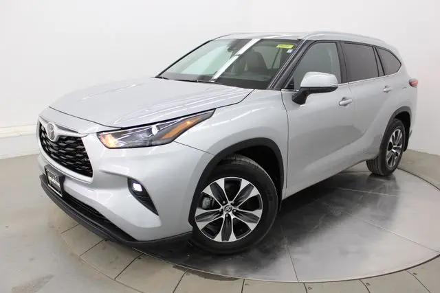 2025 Toyota Highlander XLE