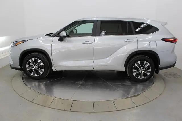 2025 Toyota Highlander XLE
