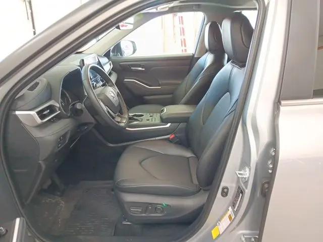 2025 Toyota Highlander XLE