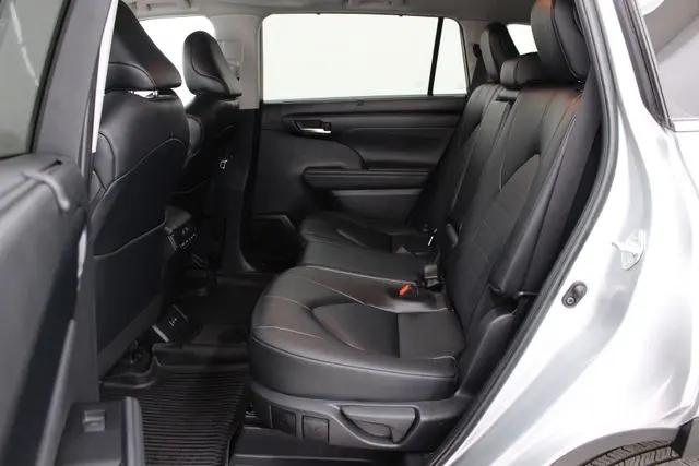 2025 Toyota Highlander XLE