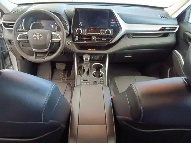 2025 Toyota Highlander XLE