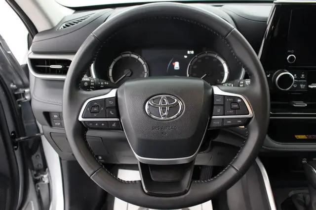2025 Toyota Highlander XLE