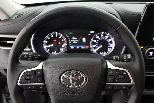 2025 Toyota Highlander XLE