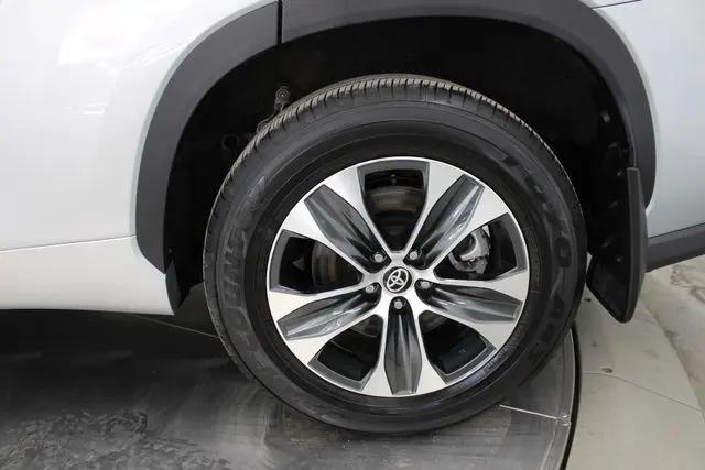 2025 Toyota Highlander XLE