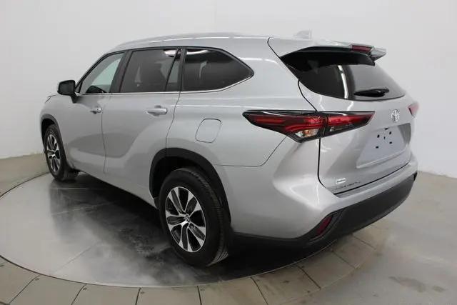 2025 Toyota Highlander XLE