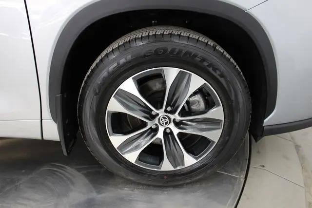 2025 Toyota Highlander XLE