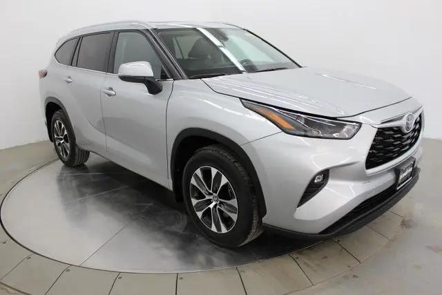 2025 Toyota Highlander XLE
