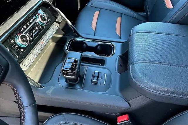 2025 GMC Sierra 1500 4WD Crew Cab Short Box AT4