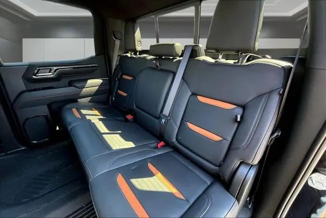 2025 GMC Sierra 1500 4WD Crew Cab Short Box AT4