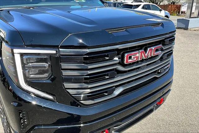 2025 GMC Sierra 1500 4WD Crew Cab Short Box AT4