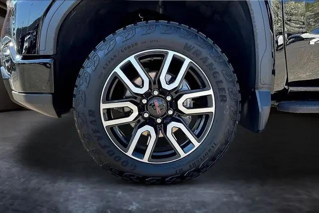 2025 GMC Sierra 1500 4WD Crew Cab Short Box AT4