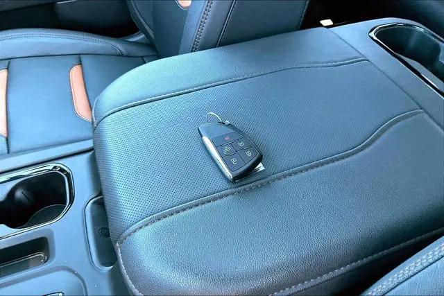 2025 GMC Sierra 1500 4WD Crew Cab Short Box AT4
