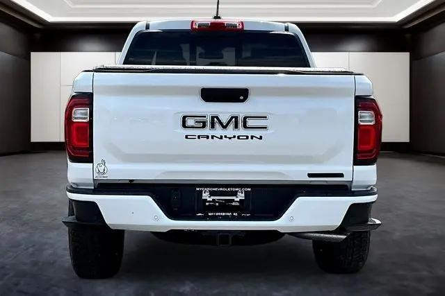 2026 GMC Canyon Elevation, 4WD