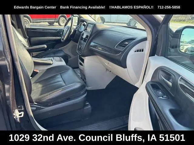 2015 Chrysler Town & Country Touring