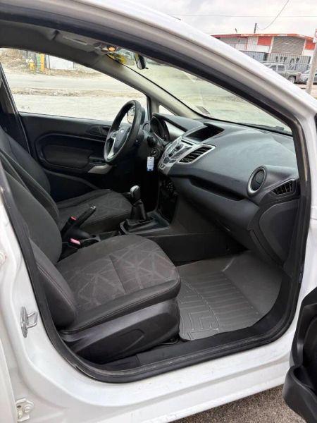 2013 Ford Fiesta SE