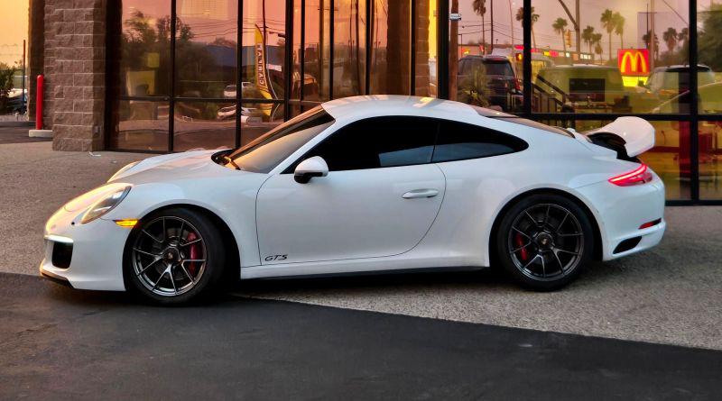 2017 Porsche 911 Carrera GTS