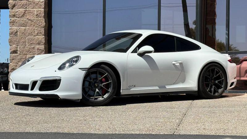 2017 Porsche 911 Carrera GTS