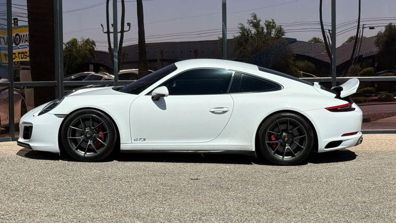 2017 Porsche 911 Carrera GTS