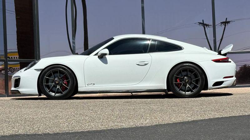2017 Porsche 911 Carrera GTS