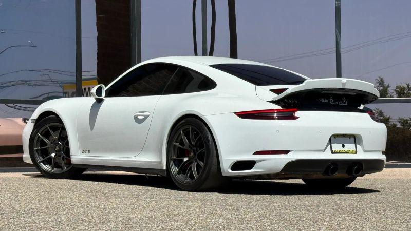 2017 Porsche 911 Carrera GTS