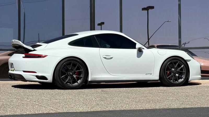 2017 Porsche 911 Carrera GTS
