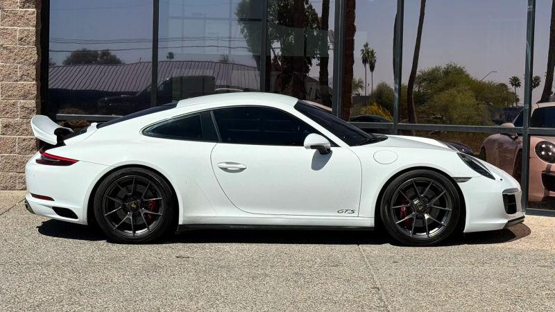 2017 Porsche 911 Carrera GTS