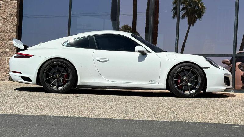 2017 Porsche 911 Carrera GTS