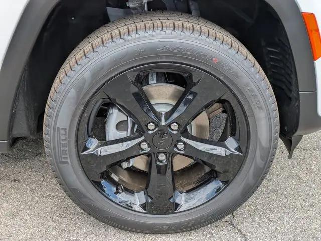 2026 Jeep Grand Cherokee Limited 4x2