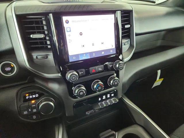 2026 Ram 1500 Express Crew Cab 4x4 5'7" Box
