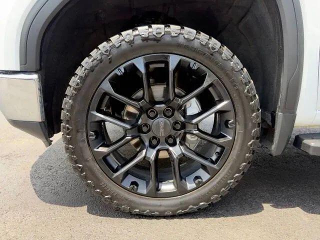 2022 GMC Sierra 1500 Limited 4WD Crew Cab Short Box SLT