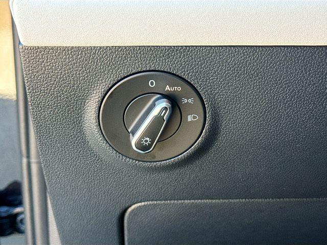 2025 Volkswagen Taos SE - Photo 10